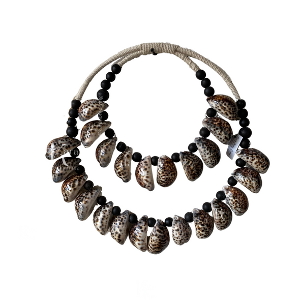 DOUBLE MACAN SHELL BLACK BEADS