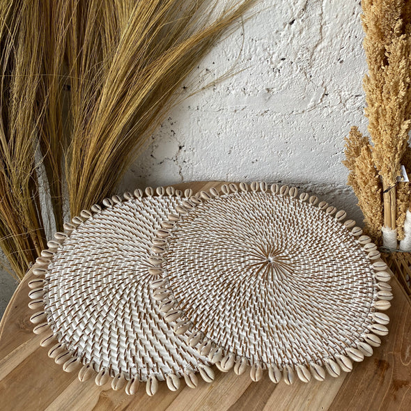 PLACEMAT RATTAN WITH SHELL 001