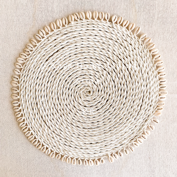 PLACEMAT RAFFIA WITH SHELL 001